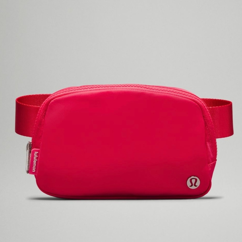 Lululemon Everywhere Belt Bag